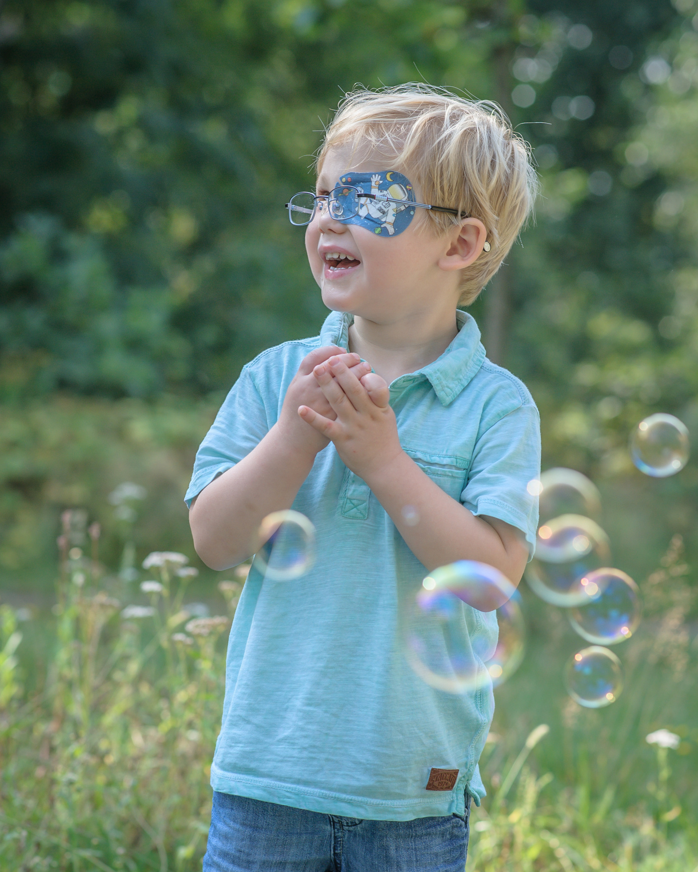 Garçon avec cache oculaire ORTOPAD® « Astronaute » 